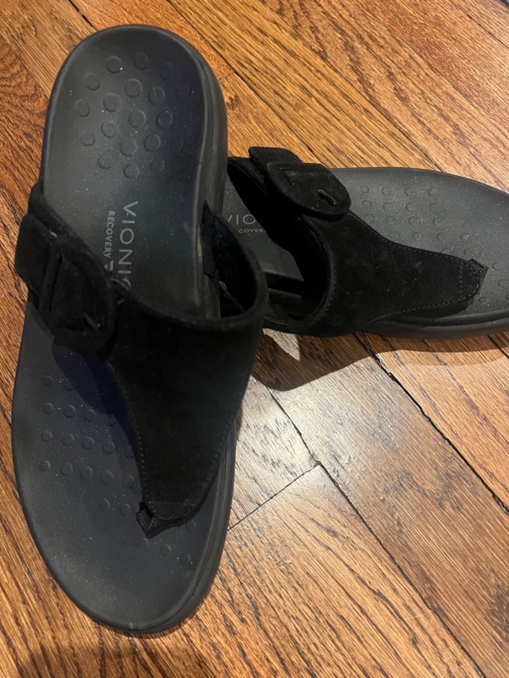 Vionic Black Suede Thong Sandals with Buckle